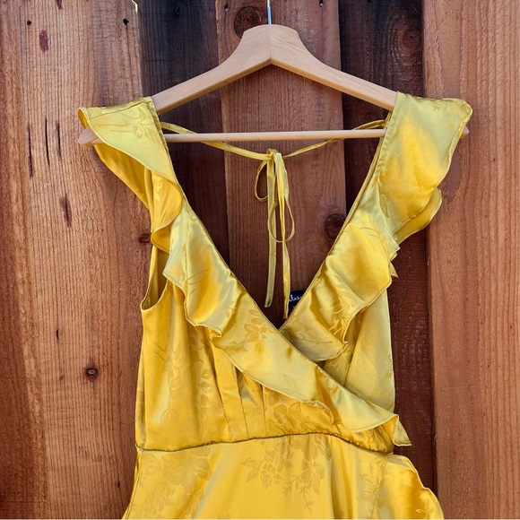 Golden Yellow Satin Floral Jacquard Faux-Wrap Midi Dress 🌿 - Picture 7 of 10